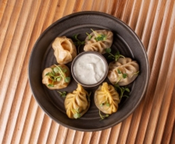 Ассорти хинкали (с телятиной, с телятиной и сыром, с бараниной и телятиной)